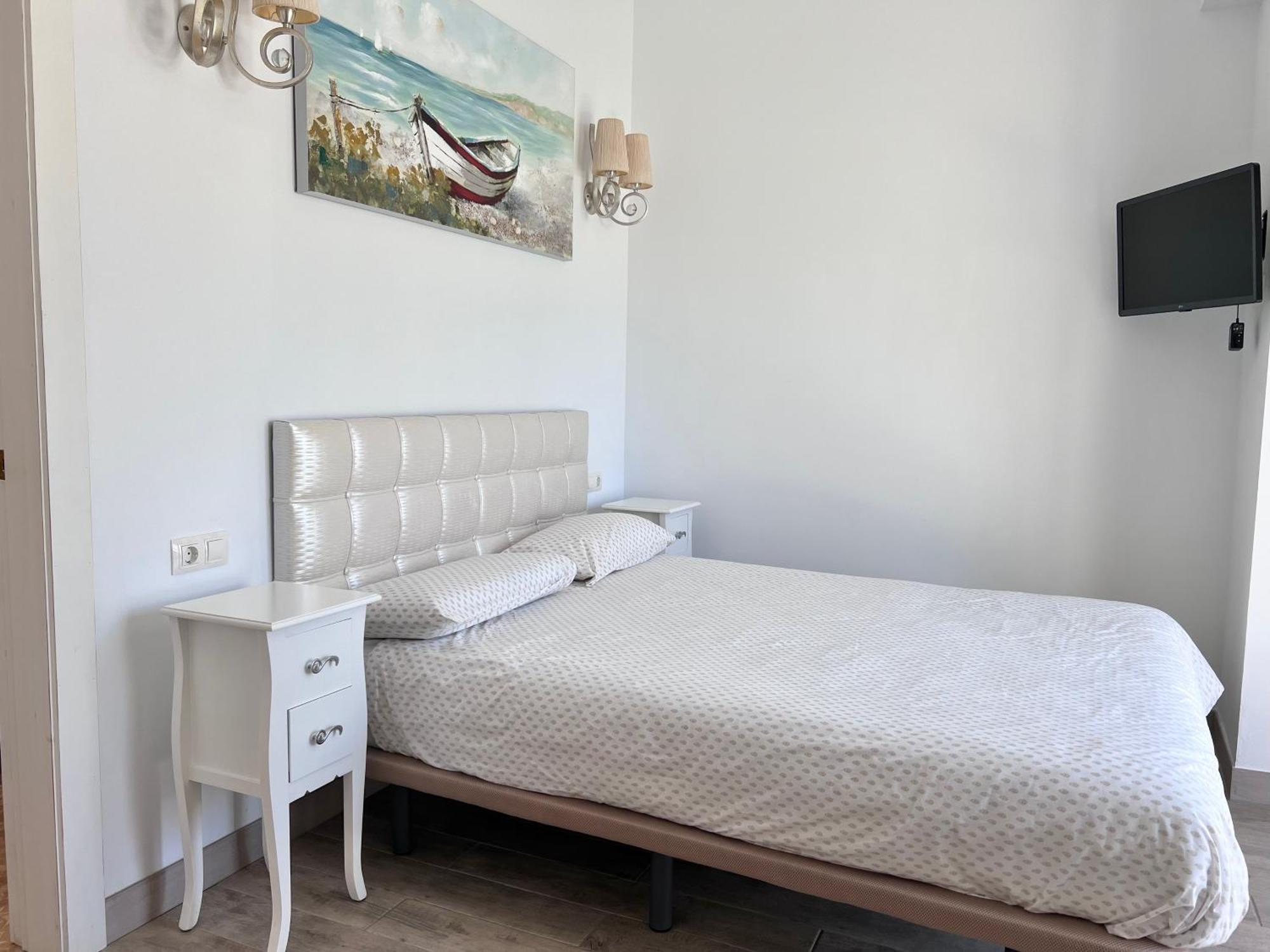 Pirata Bungalow Sea Front Estepona Exterior photo